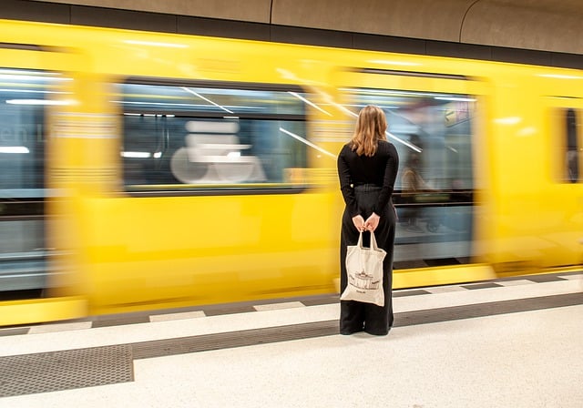 Viaggiare in modo consapevole: come il trasporto pubblico influisce sulla nostra impronta di carbonio